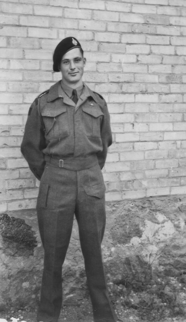 This image has an empty alt attribute; its file name is walter-nn-canadian-soldier-ww2-oostwold.png