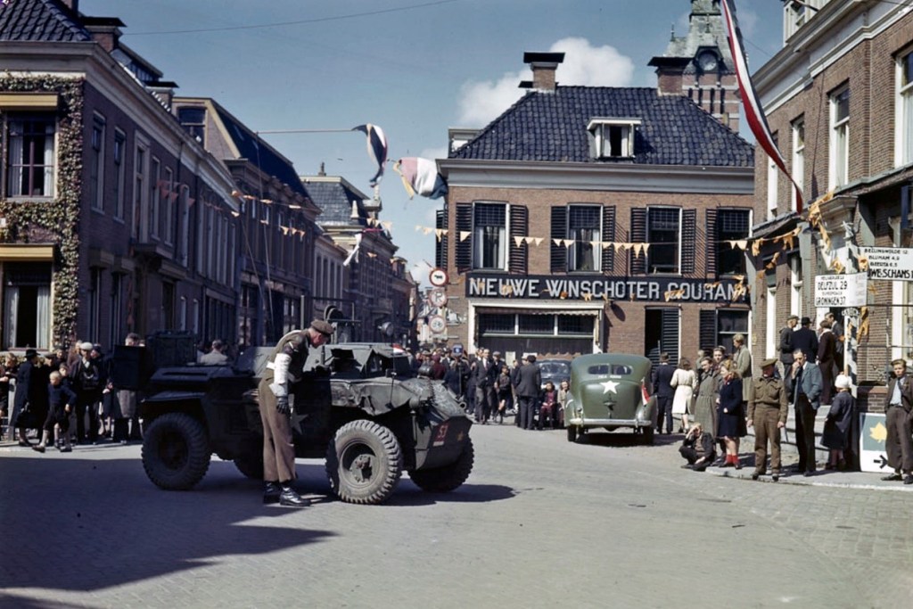This image has an empty alt attribute; its file name is 15-april-1945-bevrijders-in-winschoten.jpg